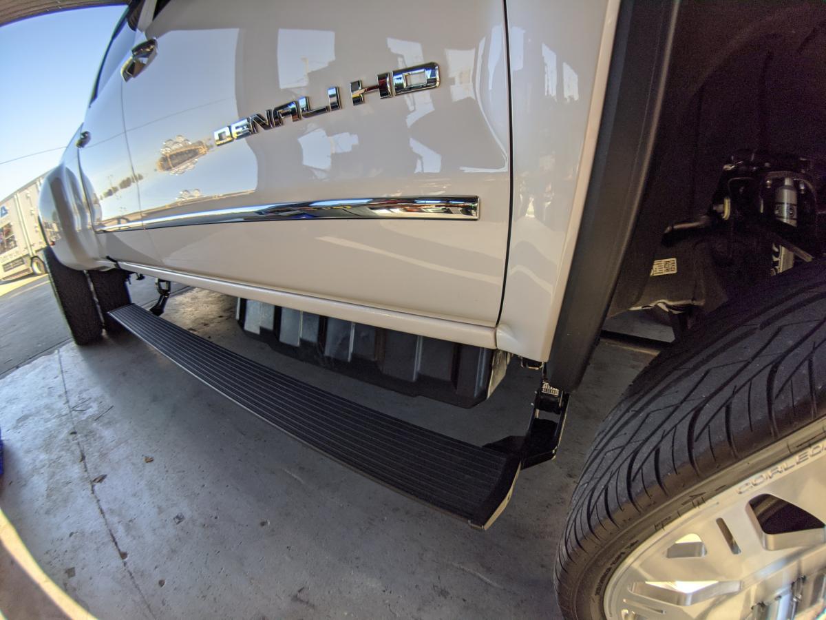 2021 gmc sierra store nerf bars